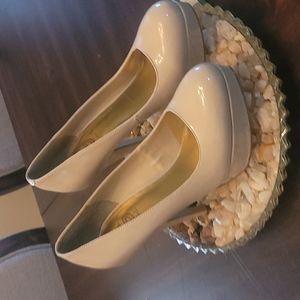 Beautiful, size 9 1/2, Light Natural Guess 6 in. Heels.  Box included. Worn once